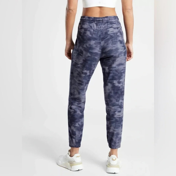 Athleta Farallon Printed Joggers in Inversion Medieval Violet Size 18 - Picture 4 of 16